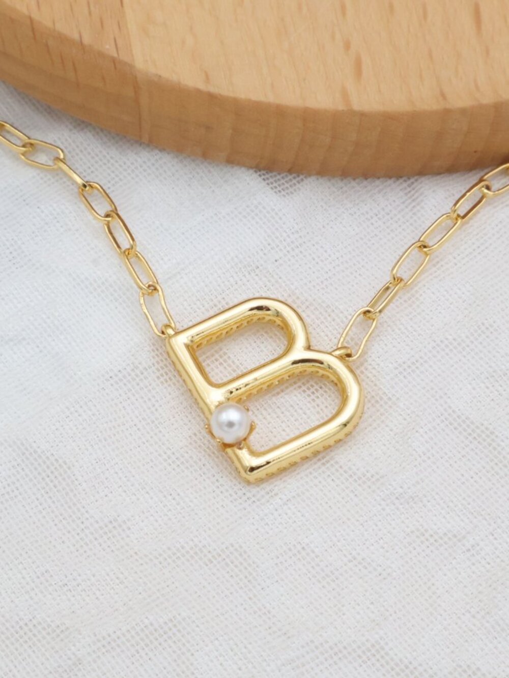 Kendra Scott Letter B Gold Freshwater Cultured Pearl Pendant Necklace - Picture 2 of 2